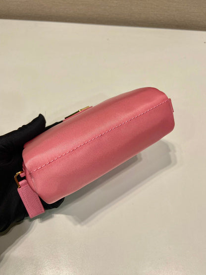 Pochette 12 en nylon recyclé rose bonbon