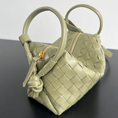 Sac à main BV Loop Top Handle 19 cm en cuir d'agneau vert beige