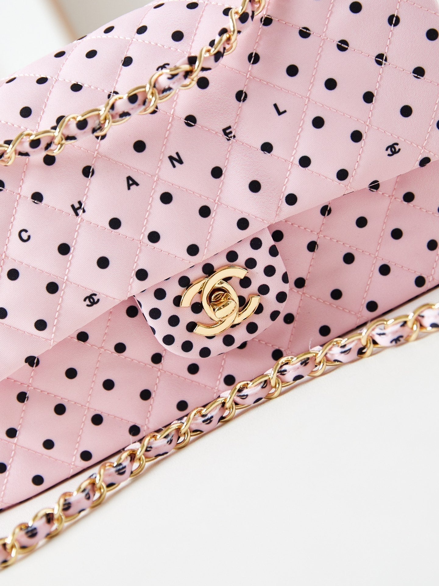 Sac à rabat moyen 24p 25cm toile rose pois noirs