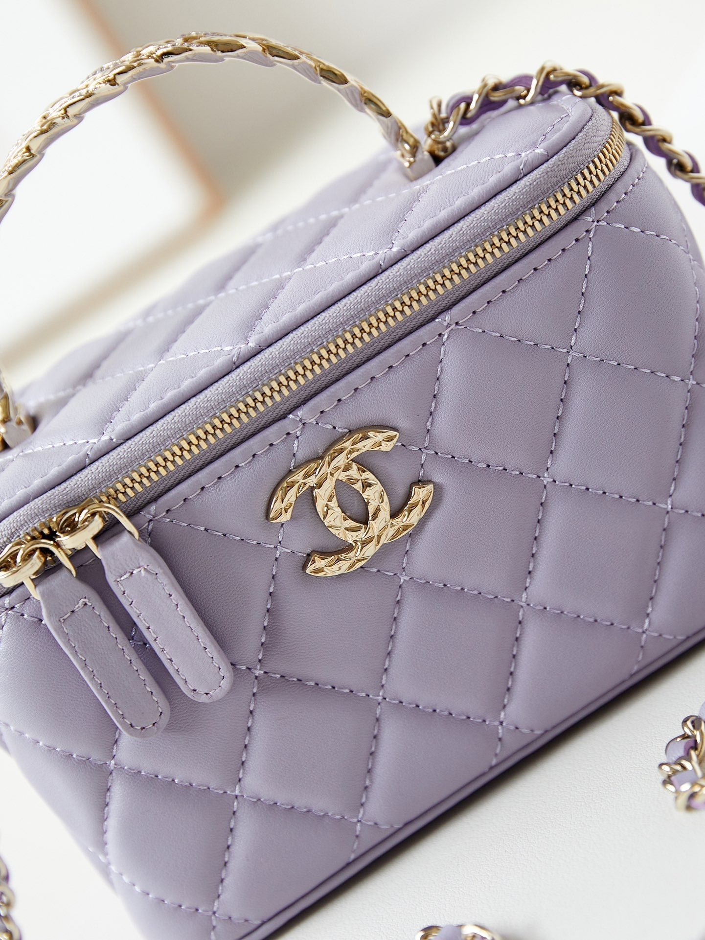 24a vanité 17 cuir d'agneau violet quincaillerie dorée