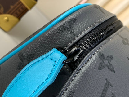 DOPP KIT 28インチ ガンメタルモノグラムエクリプスキャンバスとターコイズカーフスキントリム