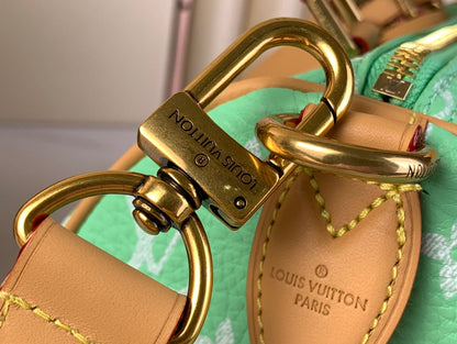 SPEEDY P9 BANDOULIÈRE 25 EN CUIR DE VEAU MONOGRAMME VERT ÉMERAUDE