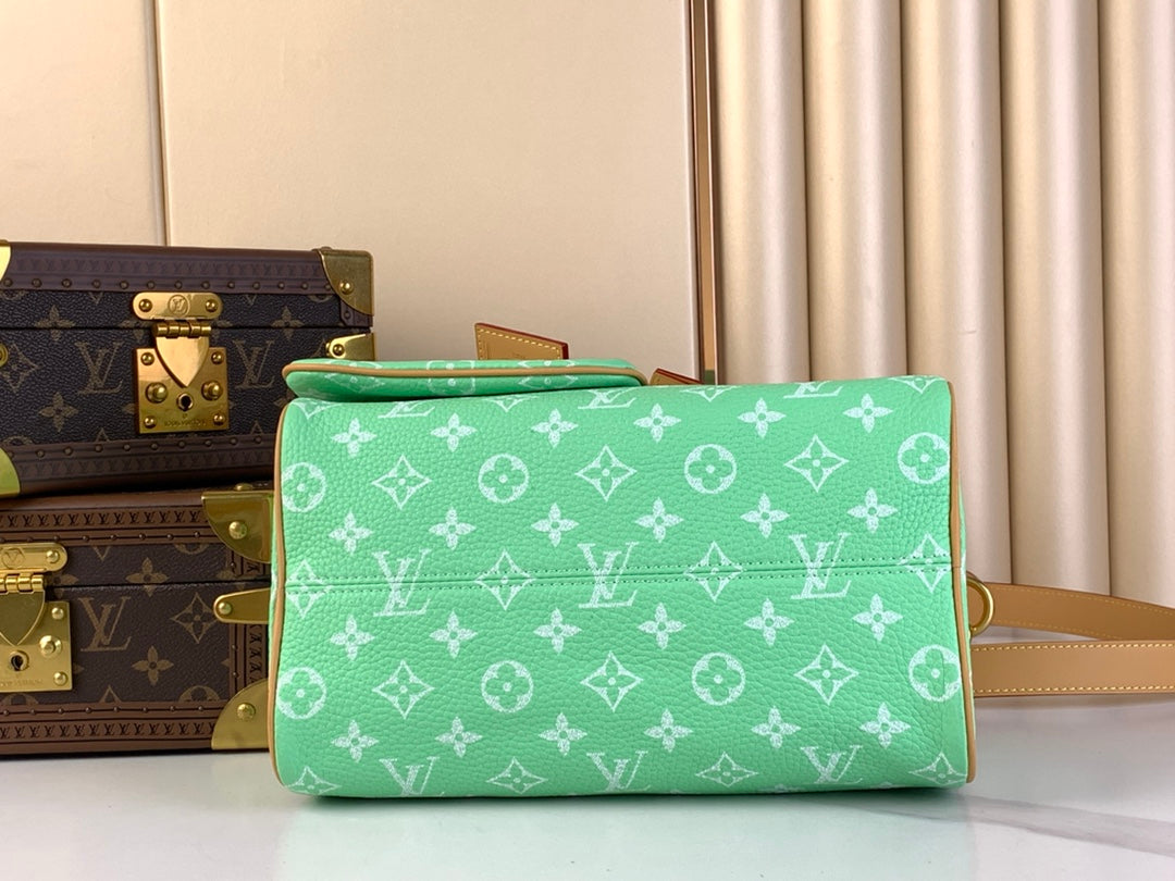 SPEEDY P9 BANDOULIÈRE 25 EN CUIR DE VEAU MONOGRAMME VERT ÉMERAUDE