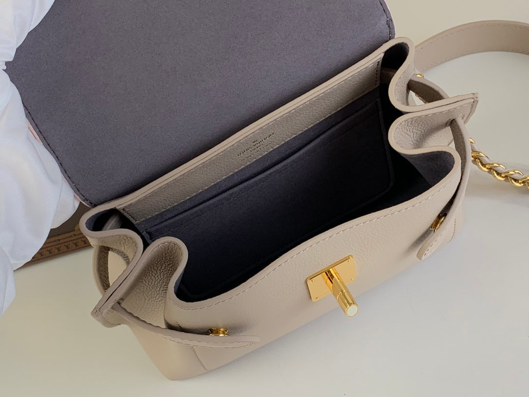 LOCKME EVER MINI 23 EN CUIR DE VEAU MÉLANGÉ MARRON KAKI ROSE CLAIR, QUINCAILLERIE DORÉ