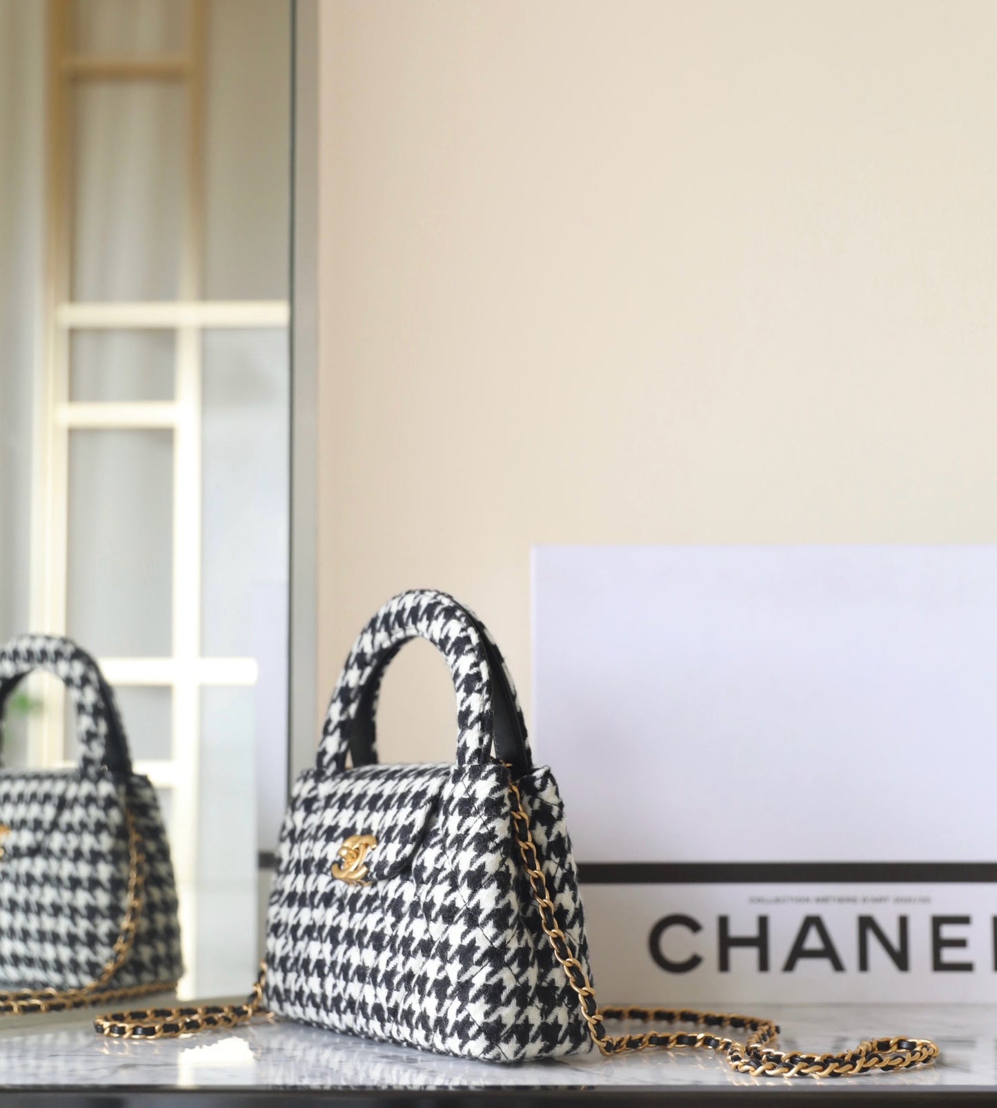 Sac cabas Kelly cc 24a nano 19 cm en tweed noir et blanc 