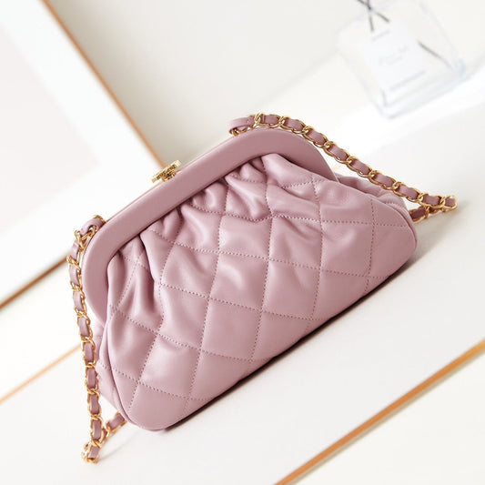 Pochette 24a 24 cm en cuir d'agneau rose clair et accessoires dorés