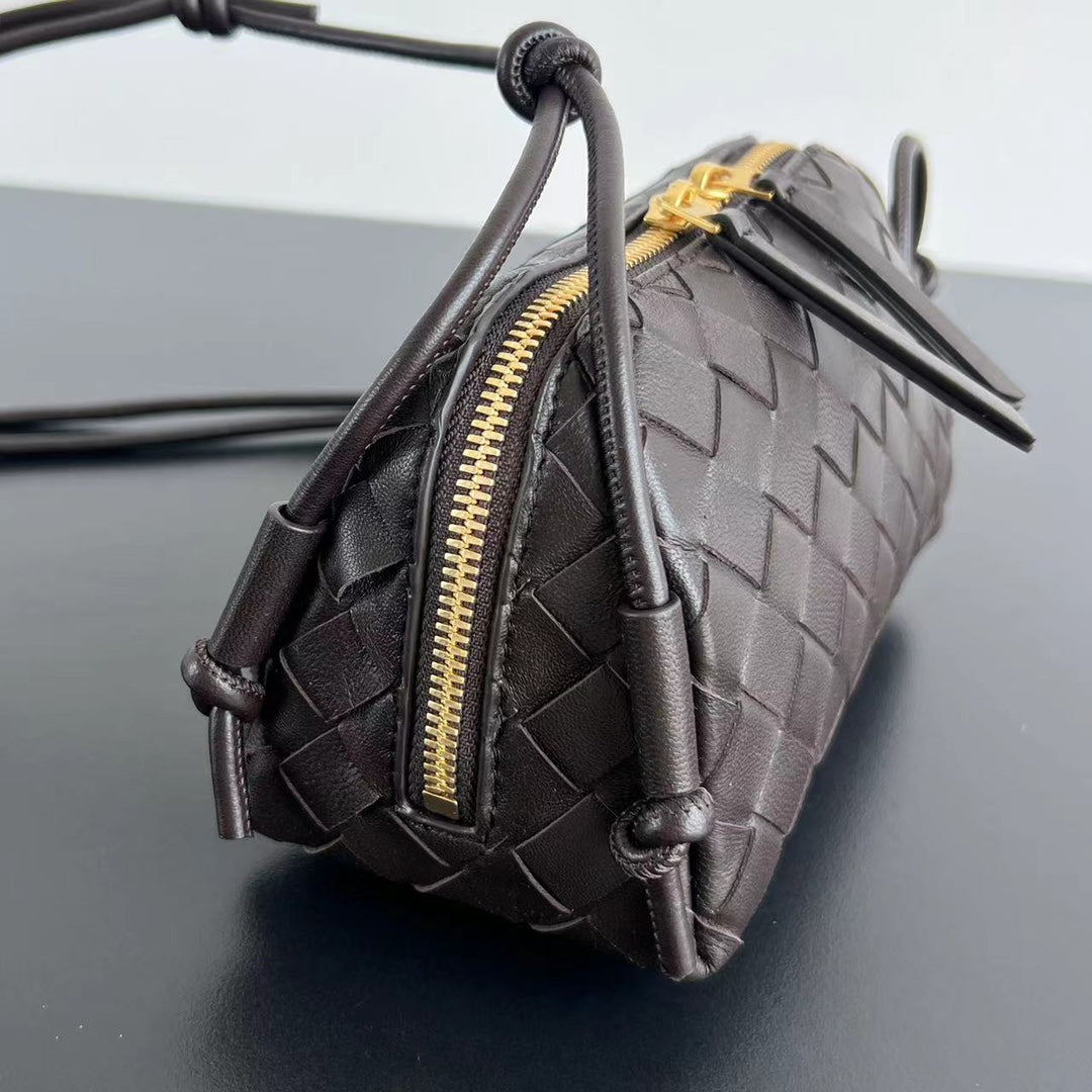 BVコンサートポーチ 18.5cm ダークチョコレート ラムスキン
