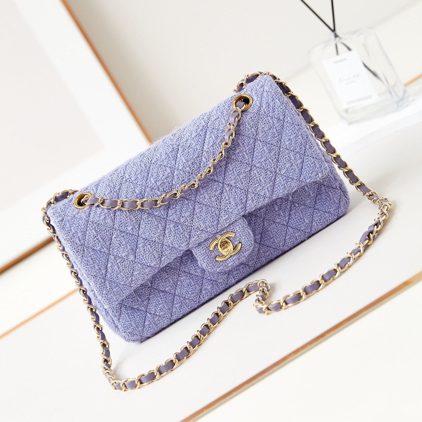 Sac à rabat moyen 24p 25cm tweed bleu violet matériel doré