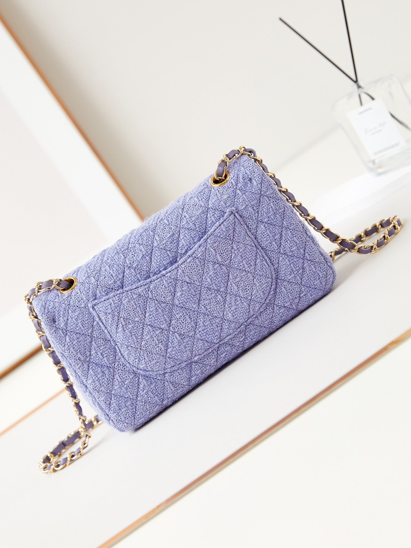 Sac à rabat moyen 24p 25cm tweed bleu violet matériel doré