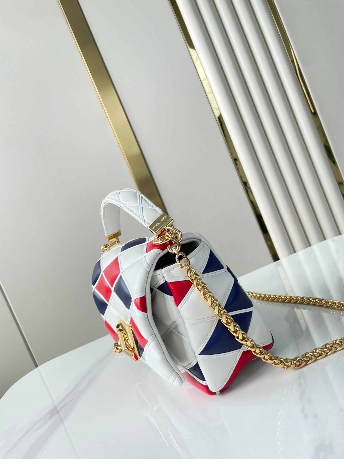 GO-14 MM 23 PO BLANC ROUGE MÉLANGE BLEU MARINE PEAU D'AGNEAU MATELASSÉE QUINCAILLERIE OR