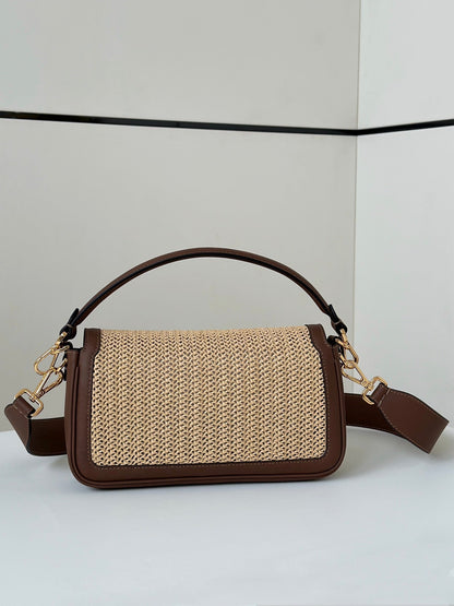 Sac Fendi Baguette 27 en raphia beige et cuir de veau marron avec finitions dorées