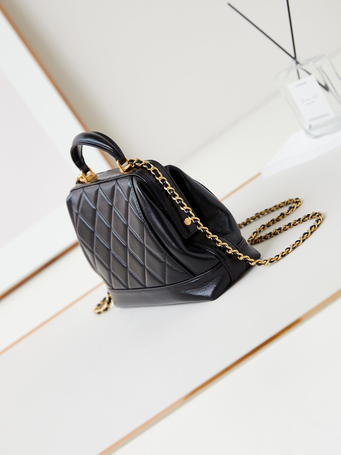 Poignée supérieure CC 24A 23,5 cm en cuir ciré noir, accessoires dorés 238469
