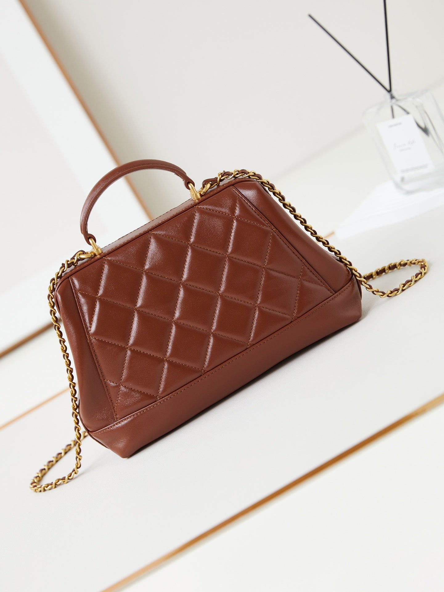 Poignée supérieure CC 24A 23,5 cm en cuir ciré marron, accessoires dorés 238471