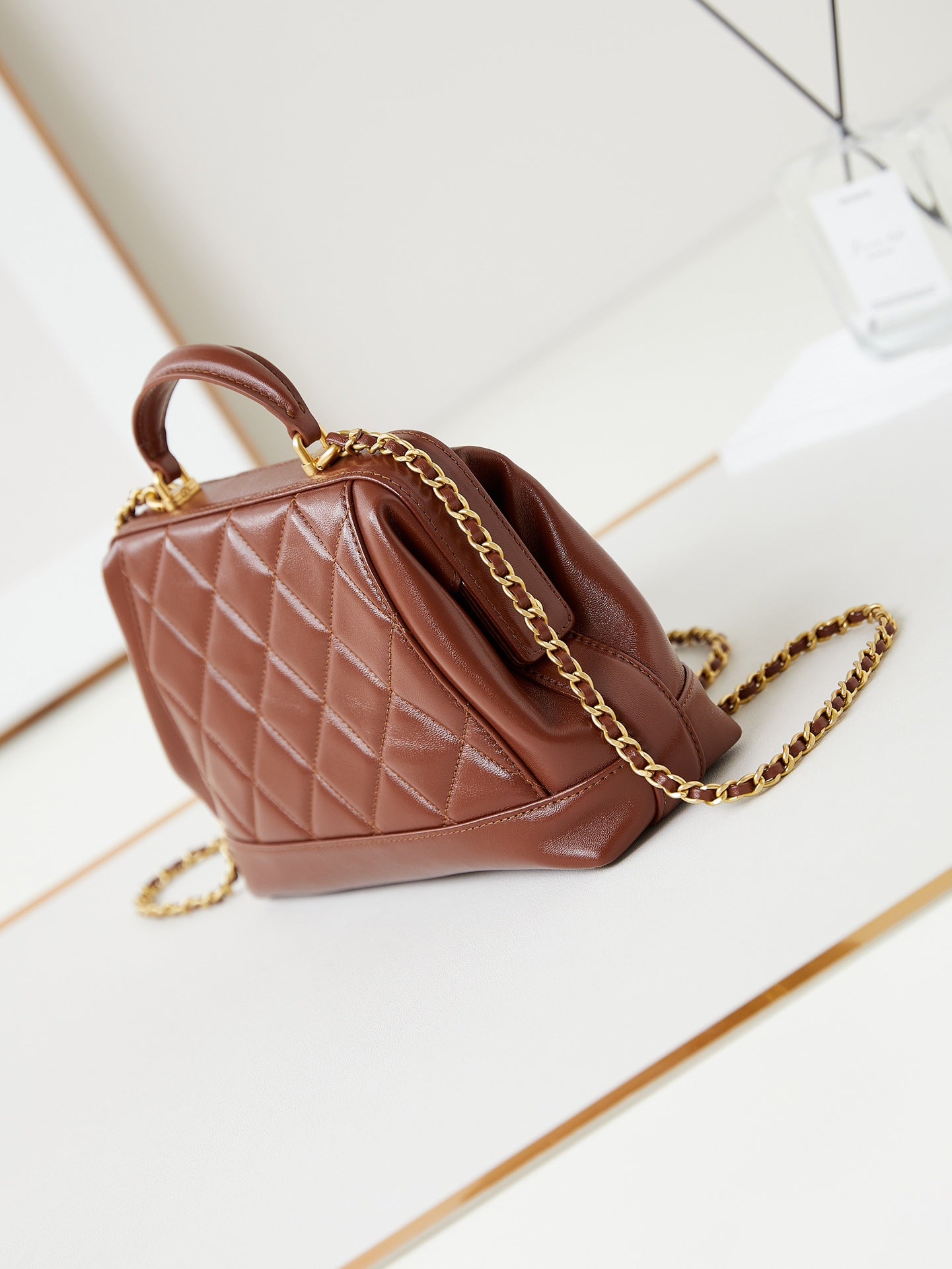Poignée supérieure CC 24A 23,5 cm en cuir ciré marron, accessoires dorés 238471