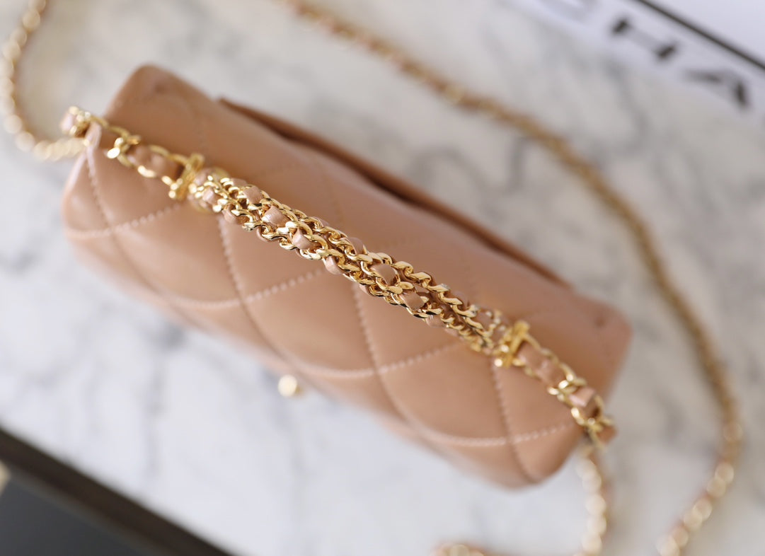 24b mini sac à rabat 19 cm poignée supérieure en cuir d'agneau beige