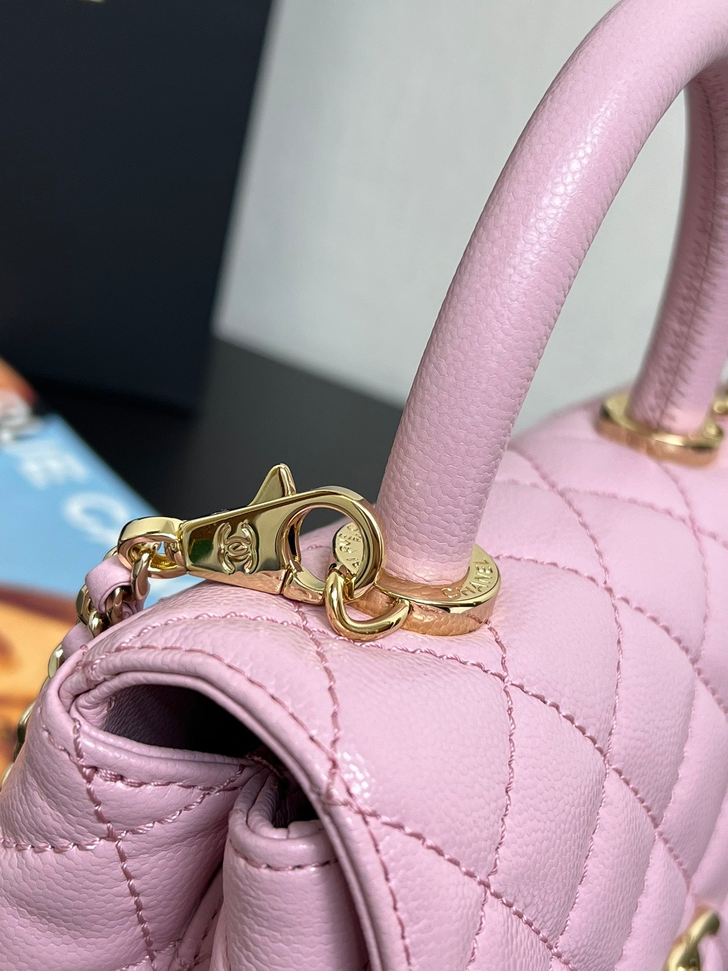 ココハンドルフラップバッグ 19cm ピンクグレインカーフスキン ゴールド金具