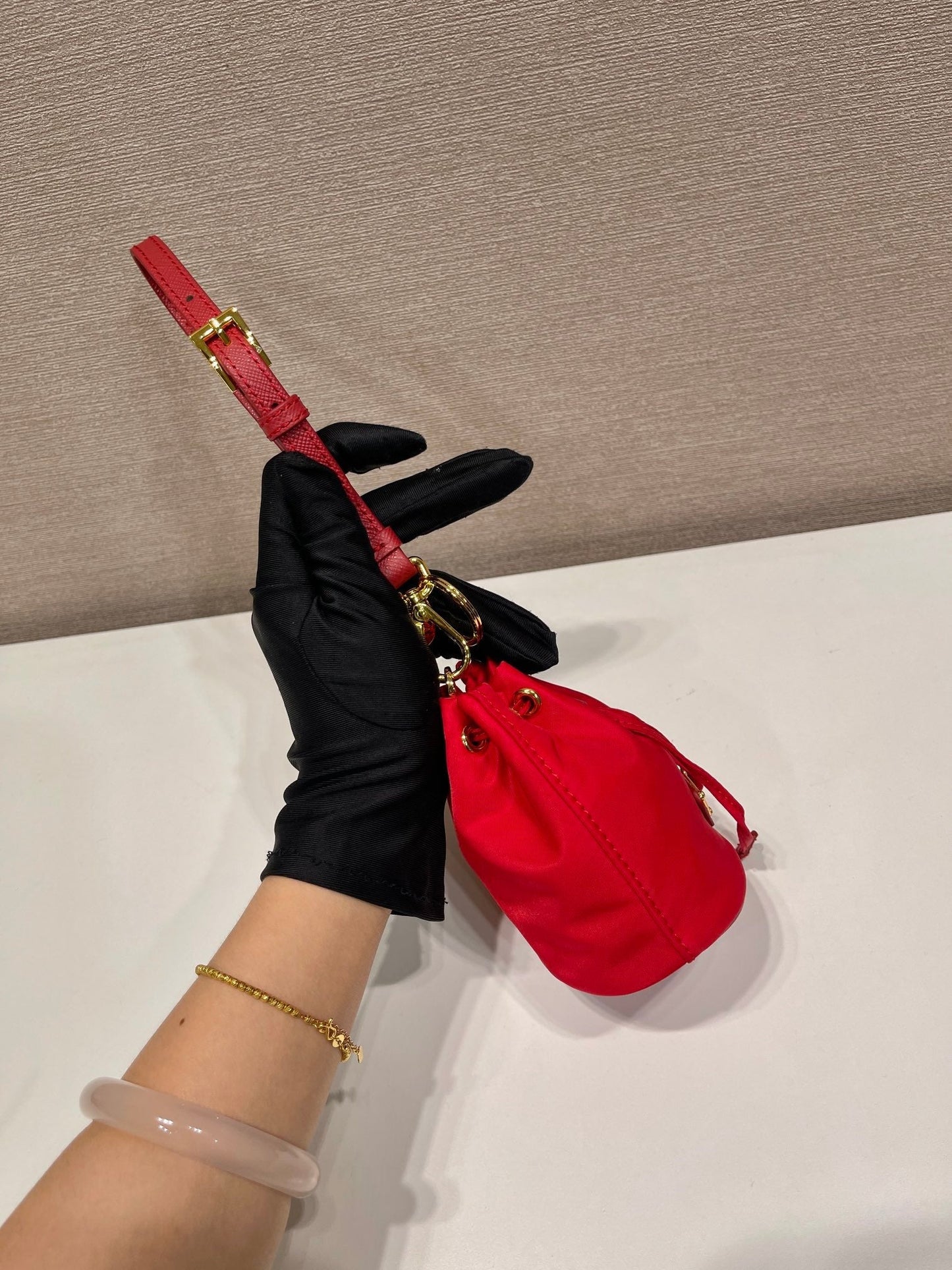 ミニバケットバッグ 10インチ レッド REナイロン＆サフィアーノレザーストラップ