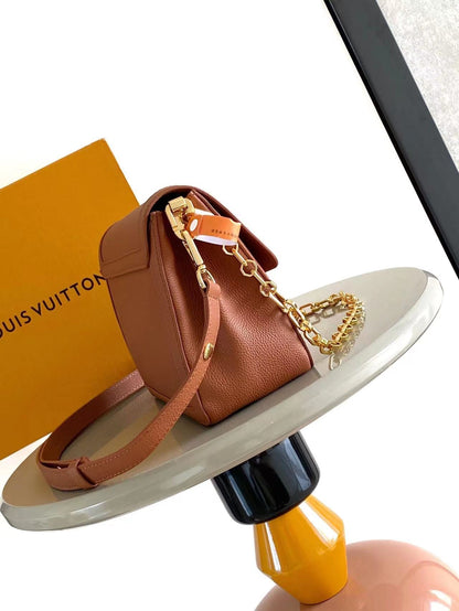 DAUPHINE SOFT MM 24 EN CUIR DE VEAU COGNAC, QUINCAILLERIE DORÉ