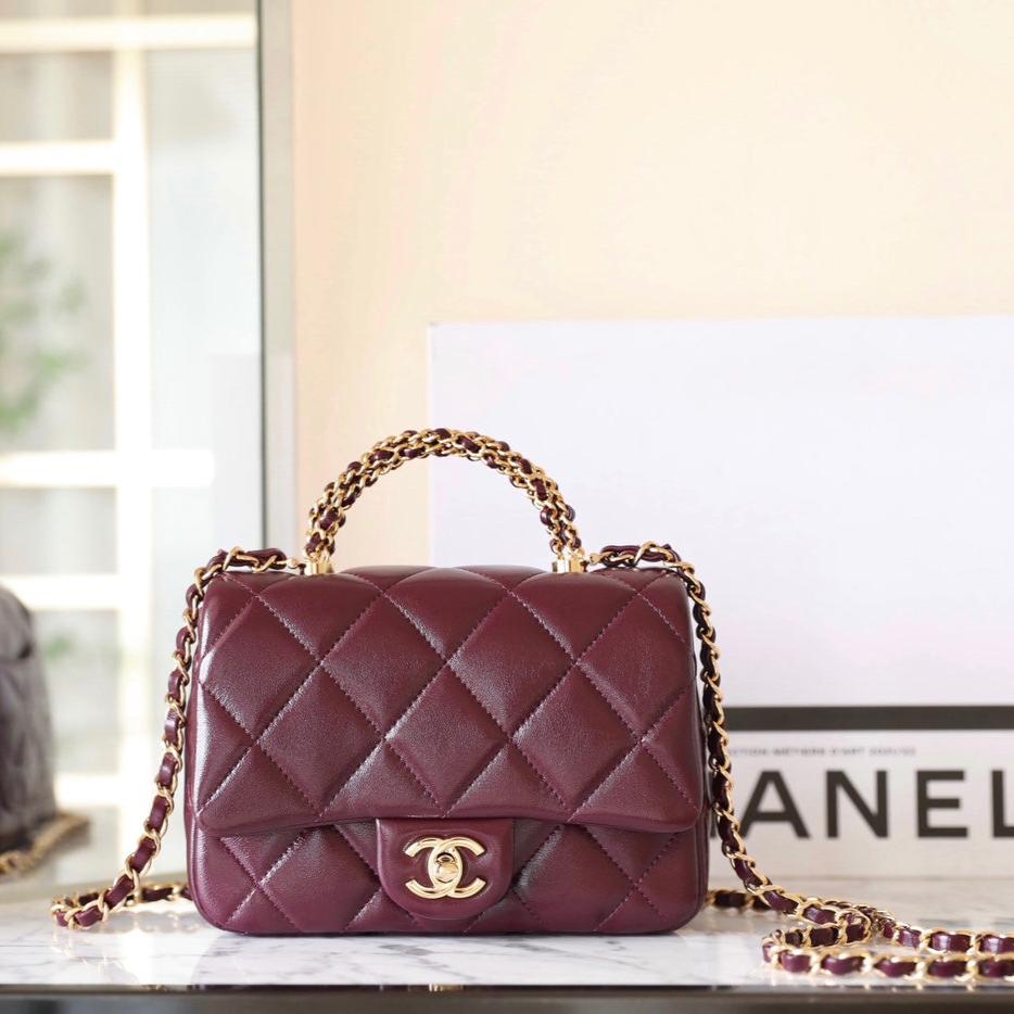 Mini sac à rabat 24B avec poignée supérieure 19 cm en cuir d'agneau bordeaux