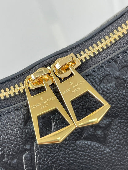 BOULOGNE 29 EN CUIR NOIR MONOGRAMME EMPREINTE QUINCAILLERIE DORÉ