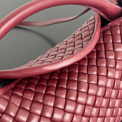 Petit sac à main BV Cobble Top Handle 23 cm en cuir d'agneau rouge foncé