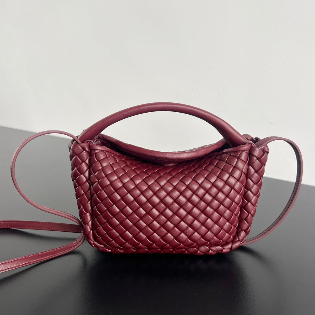 Petit sac à main BV Cobble Top Handle 23 cm en cuir d'agneau rouge foncé