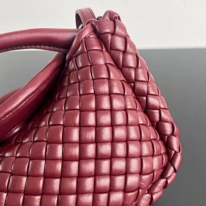 Petit sac à main BV Cobble Top Handle 23 cm en cuir d'agneau rouge foncé