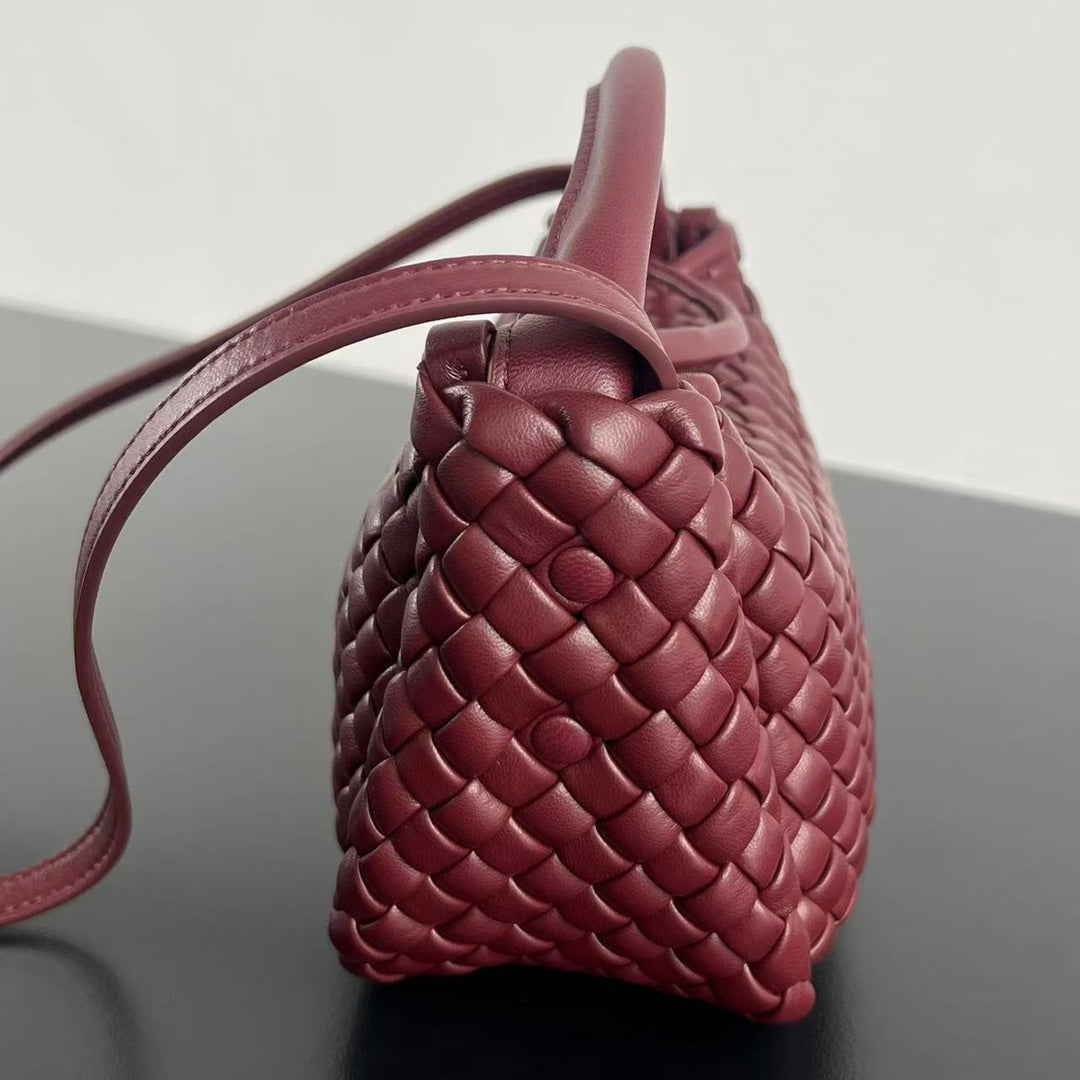 Petit sac à main BV Cobble Top Handle 23 cm en cuir d'agneau rouge foncé