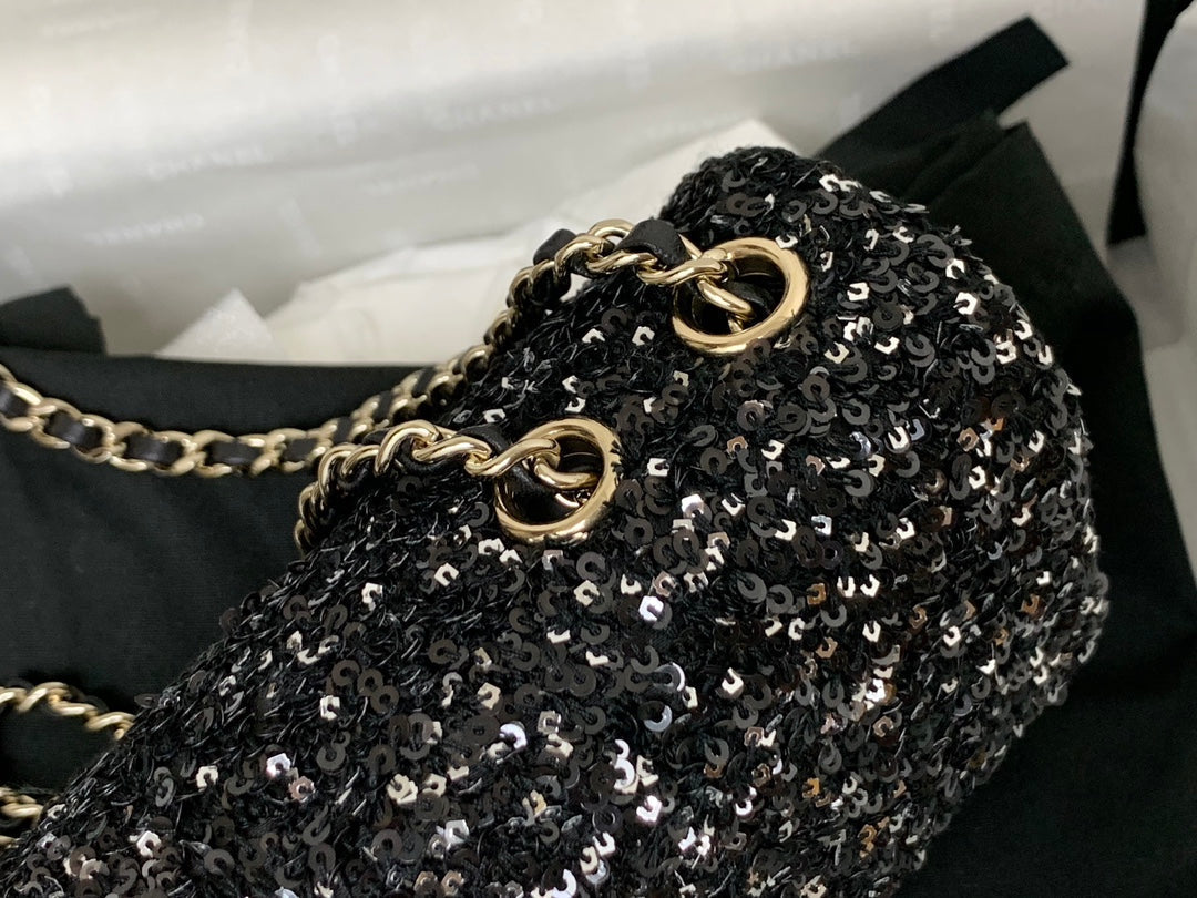Sac à rabat 25C 20 cm en cuir de veau noir à pois et paillettes argentées
