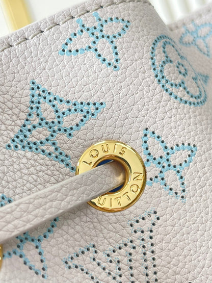 BELLA 22 IN BLUME パーフォレーテッドカーフスキン ゴールドハードウェア