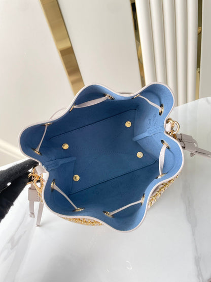 BELLA 22 IN BLUME パーフォレーテッドカーフスキン ゴールドハードウェア