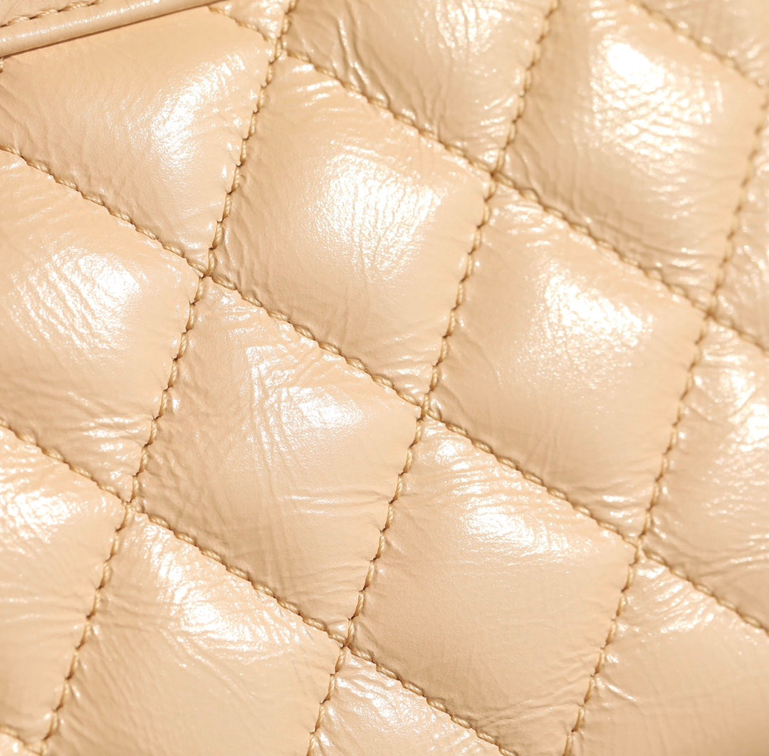 Sac cabas Kelly CC 24K Nano 19 cm en cuir d'agneau verni beige
