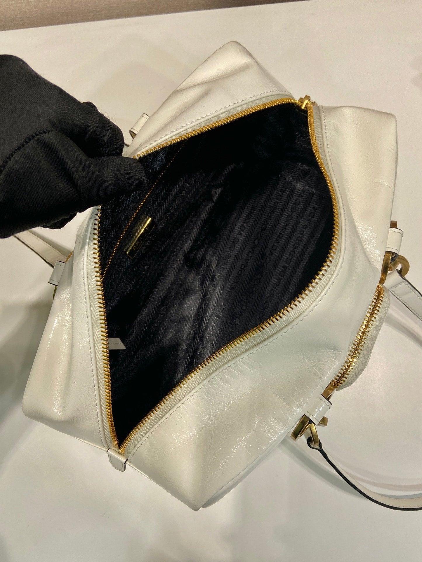 LARGE RECTANGULAR BAG 30 IN WHITE OIL WAX LAMBSKIN GOLD HARDWARE