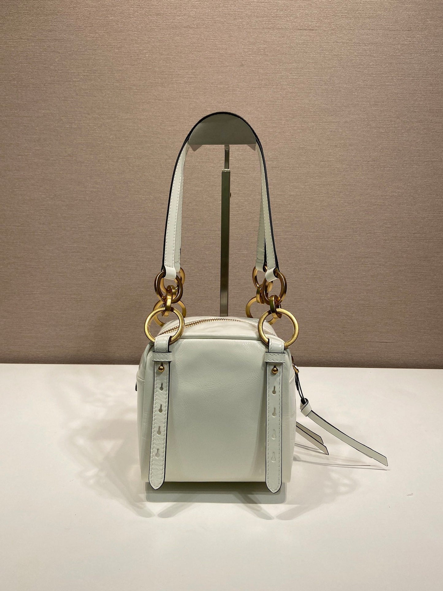 PETIT SAC RECTANGULAIRE 14 EN CUIR D'AGNEAU BLANC HUILE-CIRE QUINCAILLERIE DORÉE