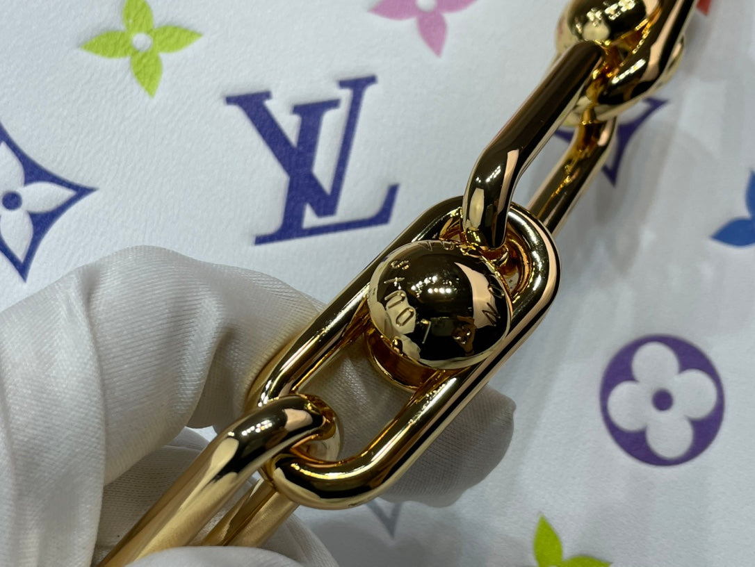 LV x TM Coussin BB 21 cm en cuir d'agneau blanc multicolore avec monogramme en relief
