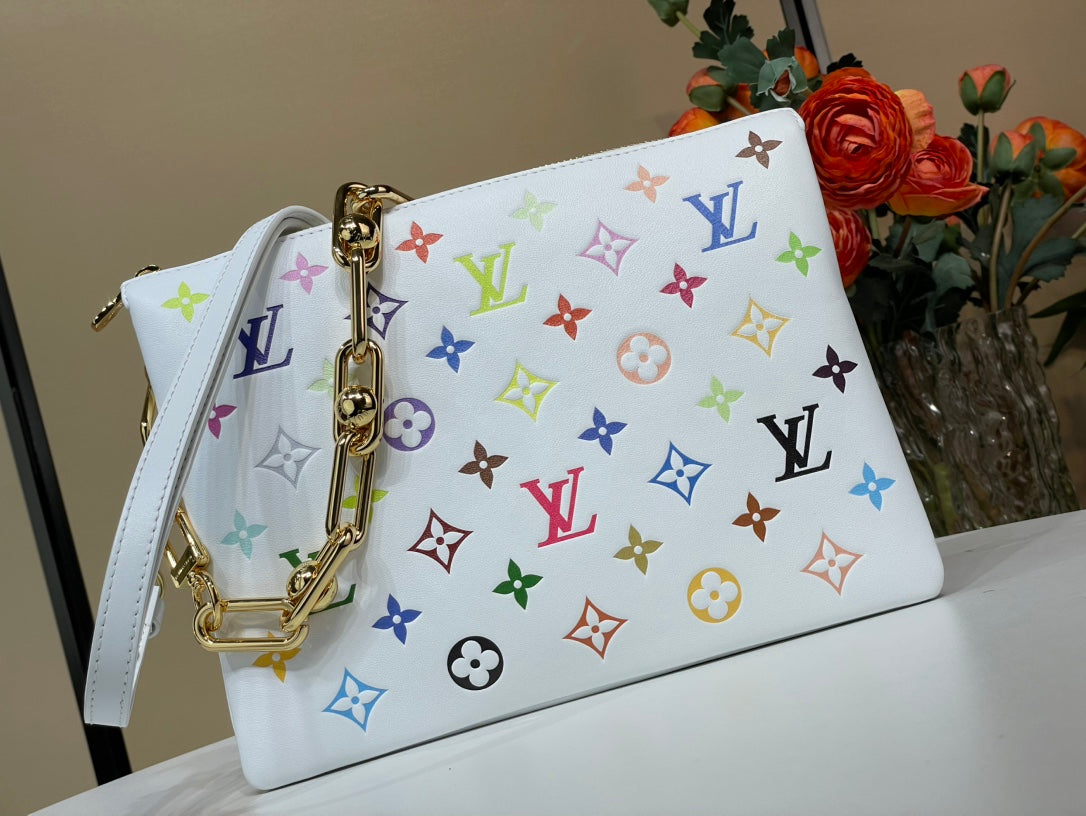 LV x TM Coussin BB 21 cm en cuir d'agneau blanc multicolore avec monogramme en relief