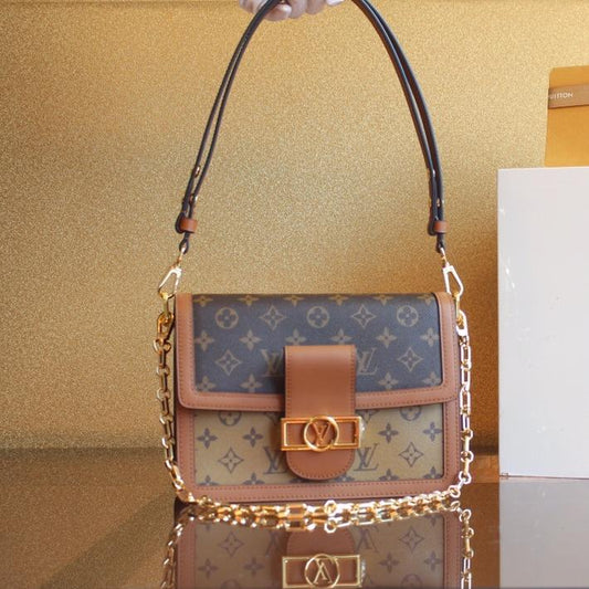 Toile Monogrammée LV DAUPHINE MM 25