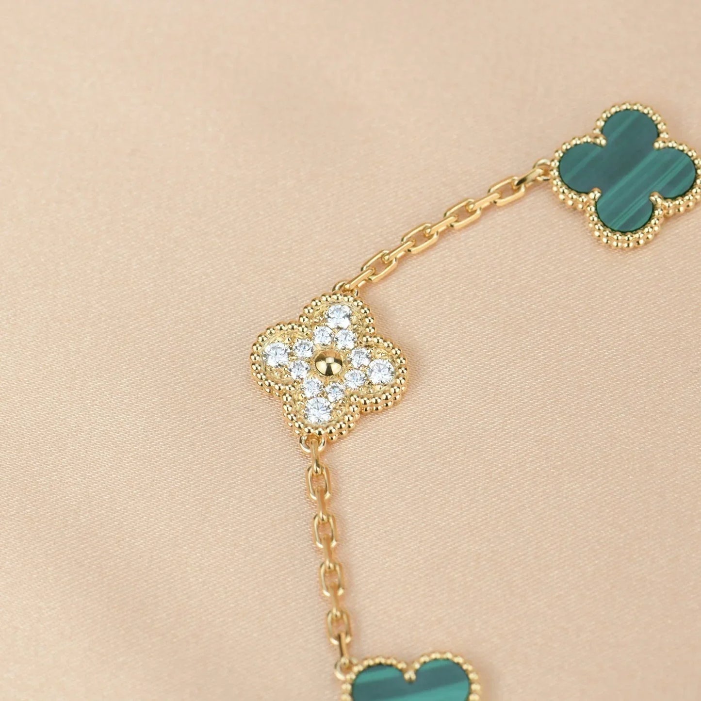 CLOVER 5 MOTIF MALACHITE BRACELET COLLECTION