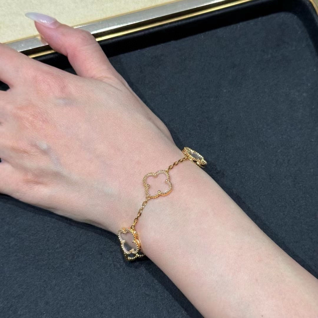 CLOVER 5 MOTIF ROCK CRYSTAL BRACELET