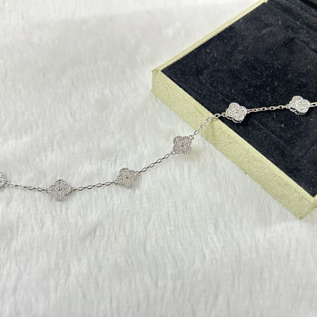 CLOVER 6 MOTIF DIAMOND BRACELET