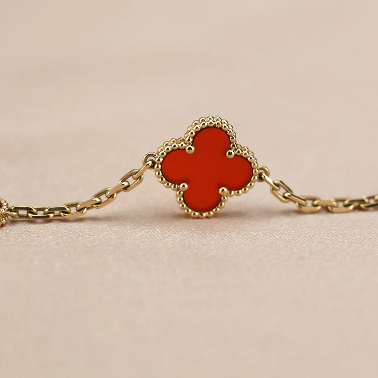 CLOVER 5 MOTIF RED CORNELIAN BRACELET COLLECTION