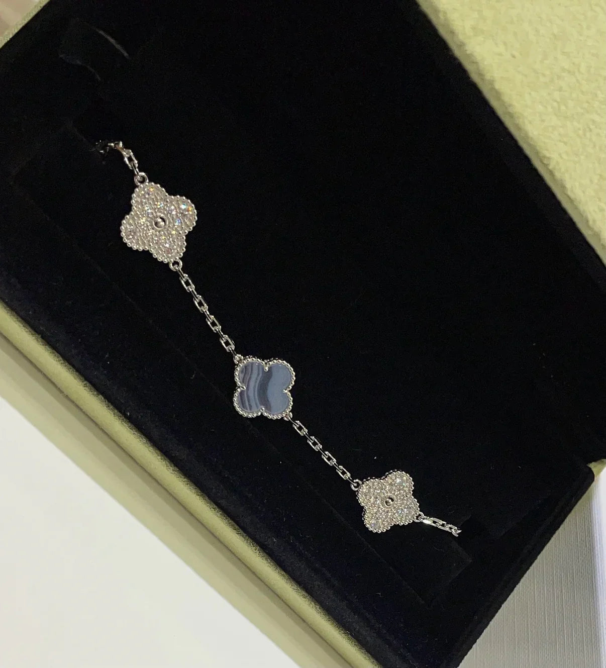 CLOVER 5 MOTIF PURPLE CHALCEDONY BRACELET COLLECTION