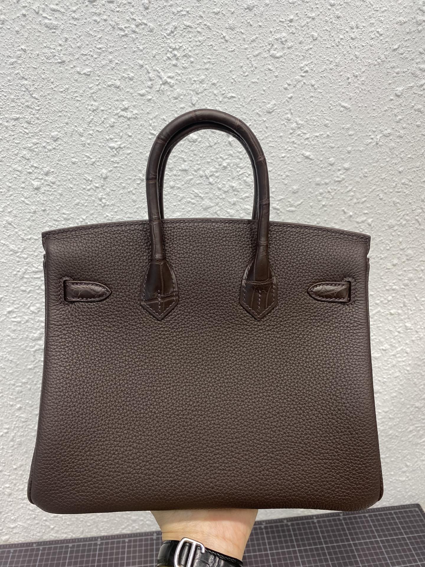 Sac HM Birkin 25 cm en cuir de crocodile et Togo, finitions argentées