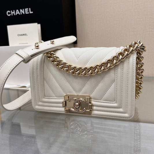SAC GARÇON PETIT 20 CHEVRON BLANC CAVIAR QUINCAILLERIE OR