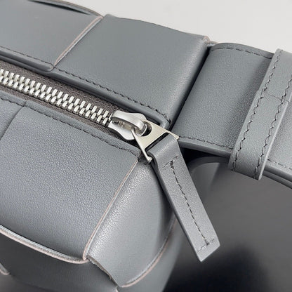 BV スモールブリック 24cm グレー ラムスキン