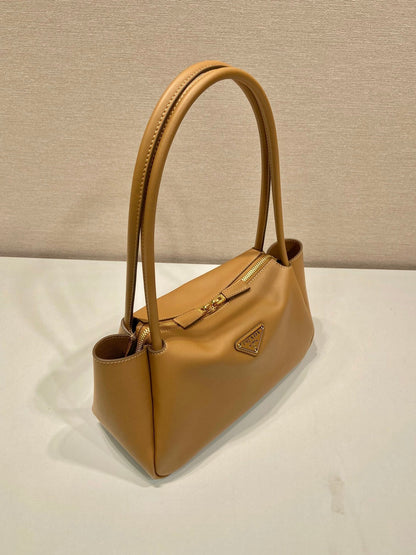 Grand sac à main en cuir de veau beige Pra 28 
