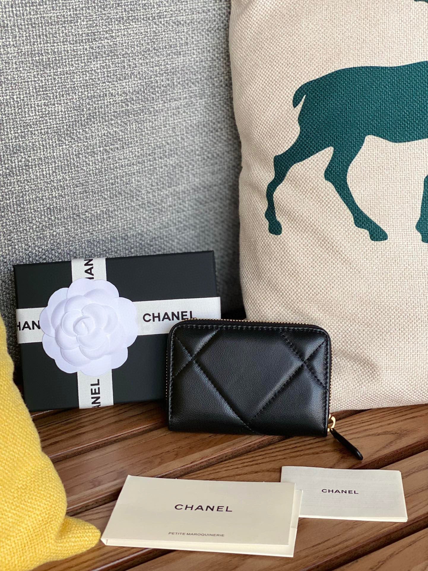 Porte-monnaie zippé CC 19 en cuir d'agneau