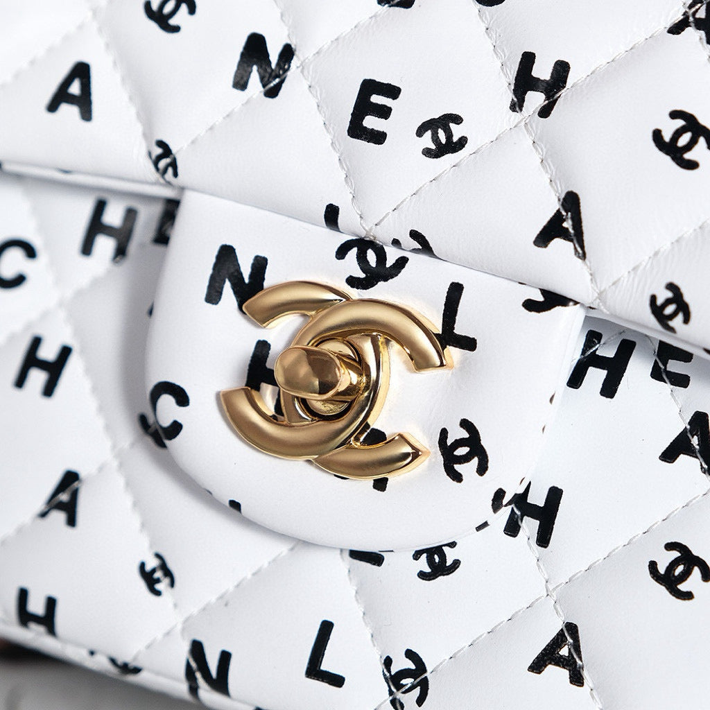 Sac à rabat 24s en cuir de veau blanc multi-logo et accessoires dorés 
