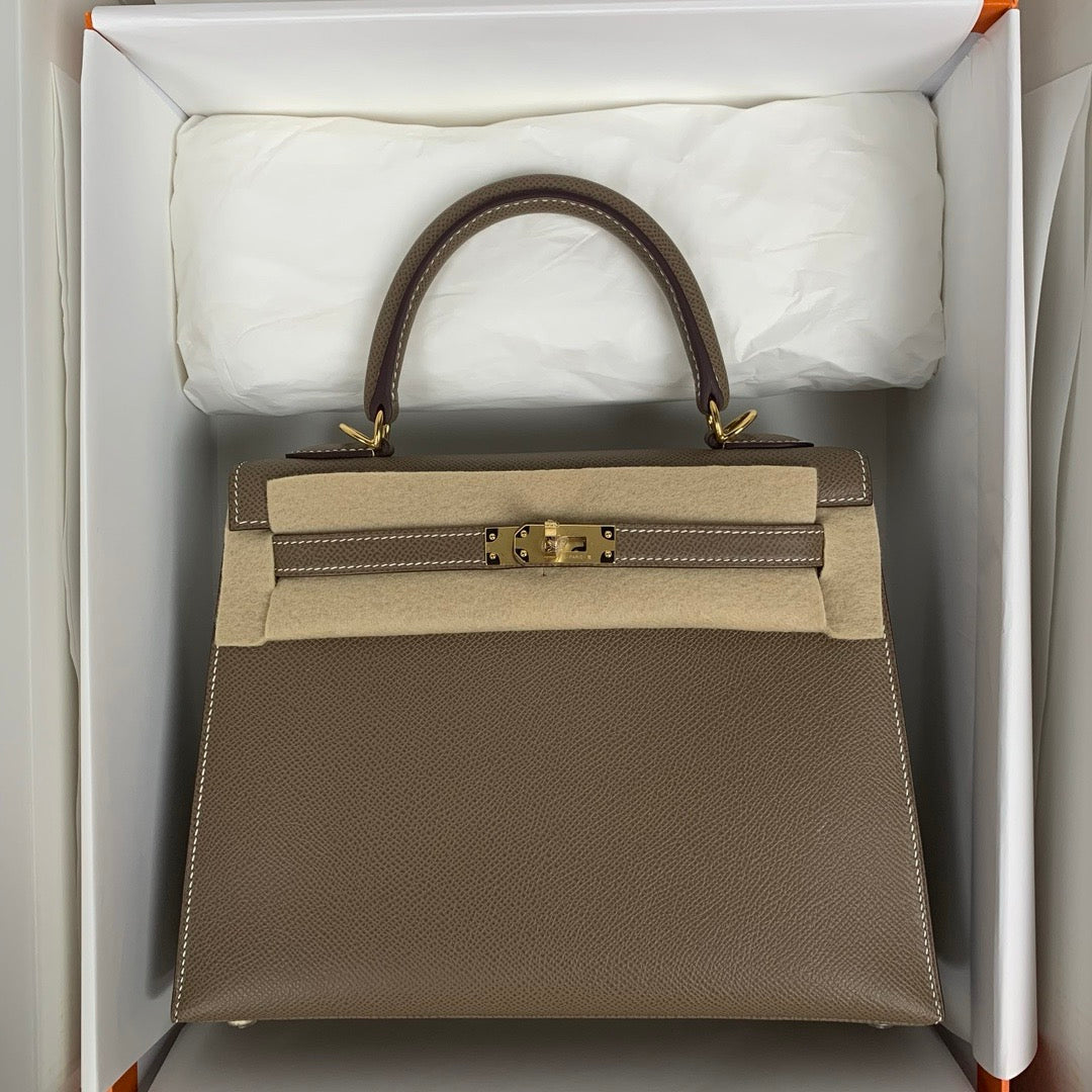 HM KELLY 28CM ÉTOUPE EPSOM QUINCAILLERIE DORÉ