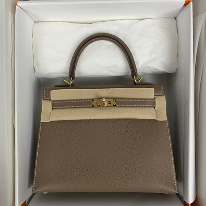 HM KELLY 28CM ÉTOUPE EPSOM QUINCAILLERIE DORÉ